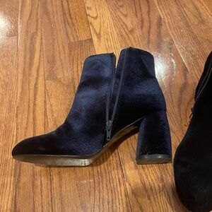 Blue velvet Nine West boots